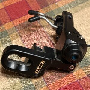 Hoyt Fall Away Rest - Right Handed